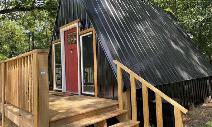 Marshall Cabin | Buffalo River A Frame Cabin - Canoe included