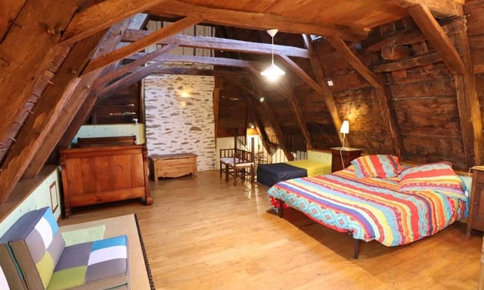 Marcoles Cottage | Gite Marcolès, 3 bedrooms, 6 persons