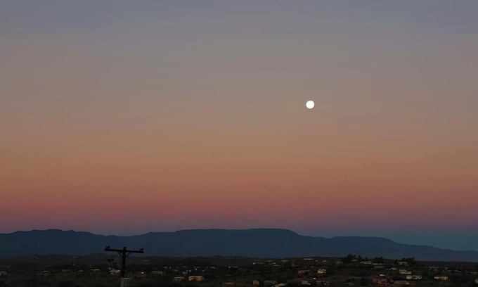 Lake Montezuma House | 15 Min to Sedona<>LOW Cleaning Fees<>Full Kitchen<>Wifi<>Outdoor Movies