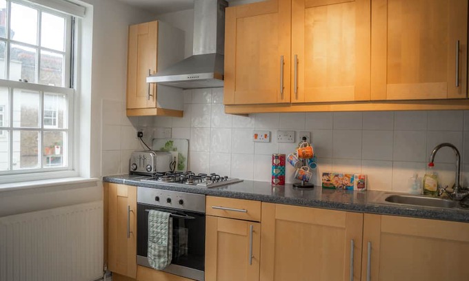 Chaucer House | Modern Tower Bridge 2BR Town House