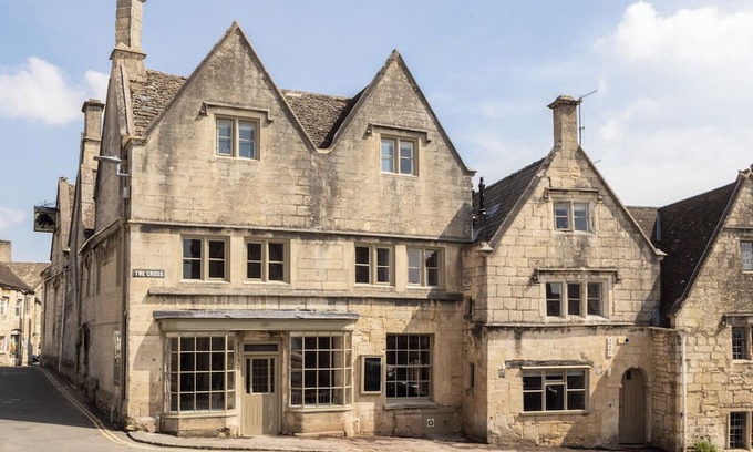 Painswick House | This house is a 5 bedroom(s), 5 bathrooms, located in Cotswolds, .