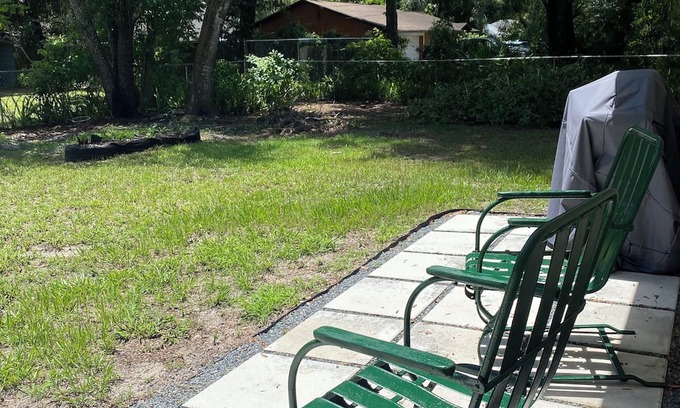 DeLand House | Two Bedroom, One Bath Home in Quiet Neighborhood