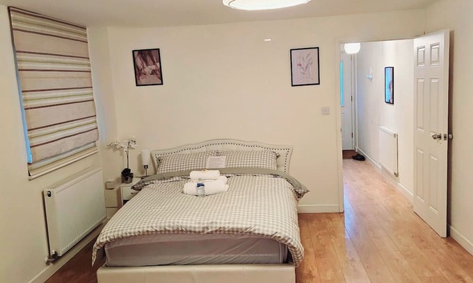 Stone House | Clean cosy& Large Bedroom in Dartford - Close to all amenities & Central London