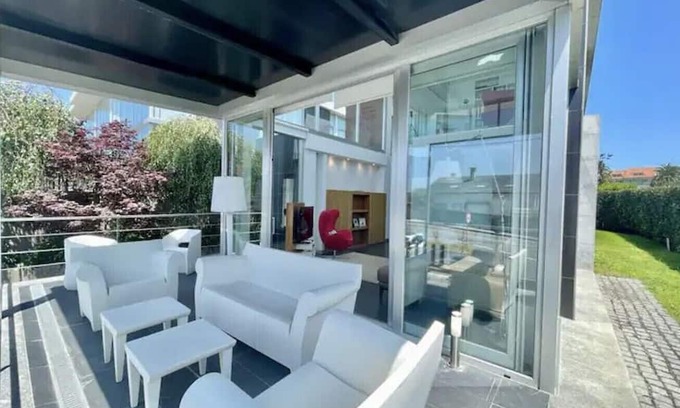 Mino House | La Casa de la Playa, a un Paso de la Orilla