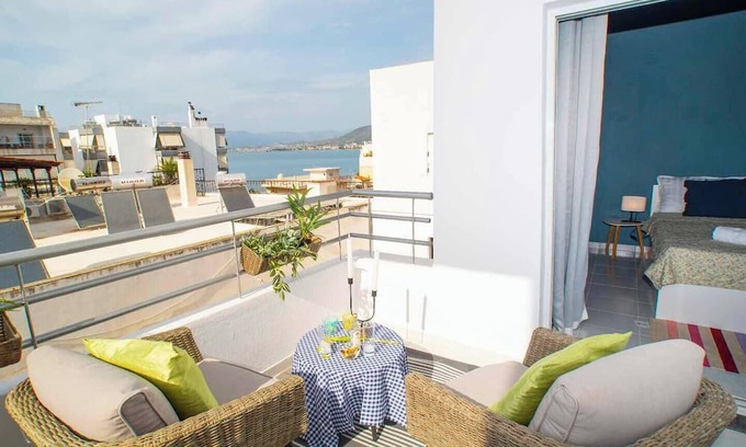Chalcis House | Top floor apartment in Chalkidann