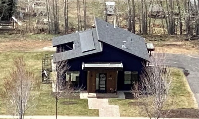 Hailey House | Charming 3-bedroom ranch-style house in beautiful Hailey with AC, WiFi