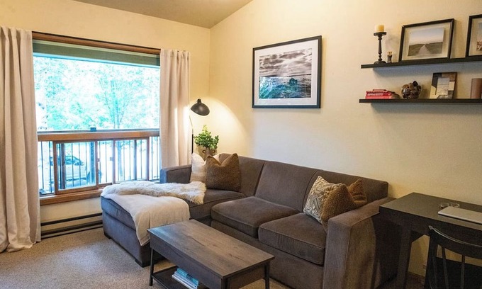 Aspen Condo | 1 bedroom loft in core of Aspen