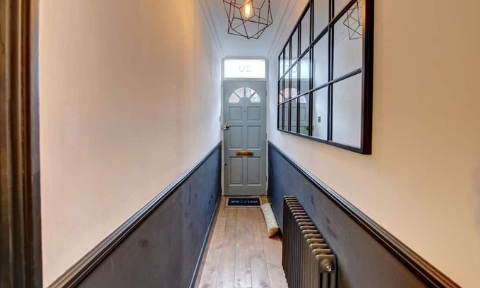 Bedford Apartment | Elegant 2-Bed house with WiFi in Central Bedford