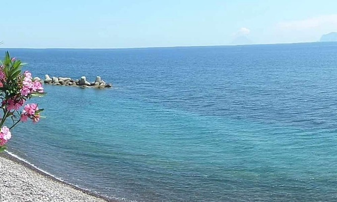 Santa Marina Salina House | House on the beach of Salina - Maestrale
