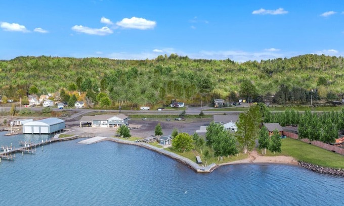 Houghton House | Cabins 3 & 4 - Pontoon boat, snowmobile rentals available next door!