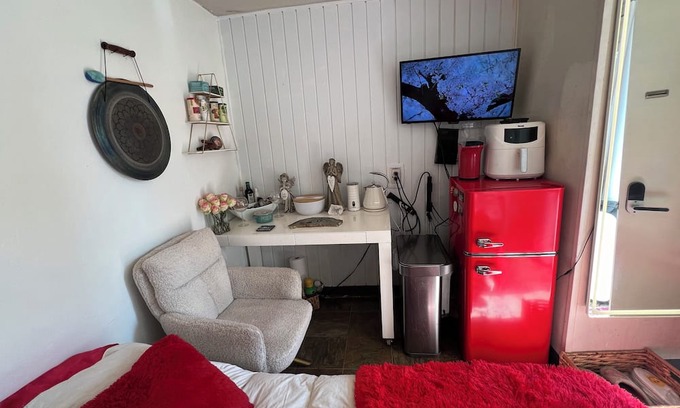 Tree Section Apartment | The healing room by the beach.