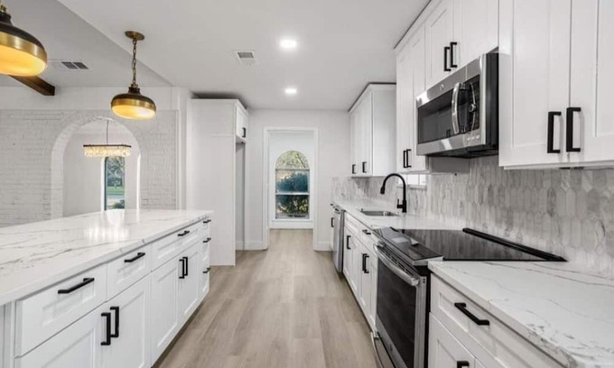 North Central Carrollton House | 4 Bedroom Home with easy access to Frisco and Dallas