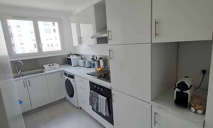 Thiais Apartment | Un Appartement 7 Personnes Agréables et Tranquille, Bien Desservis