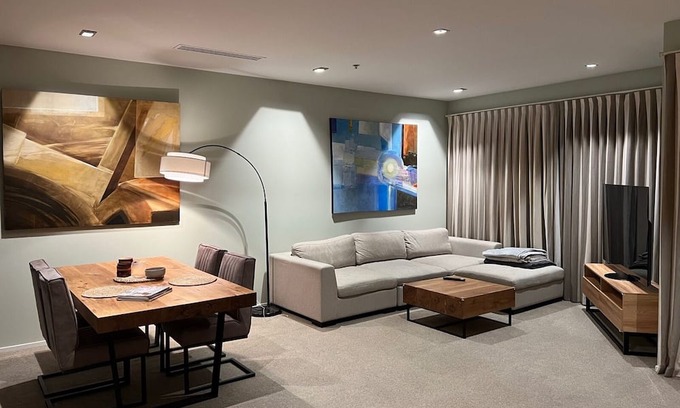 Takapuna Apartment | Seaside Serenity: Your Rental in Takapuna Beach