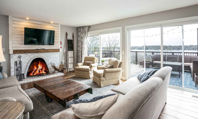 Twin Lakes House | Highland House – 8 BDR Home Sleeps 23! Private Pool, Pet Friendly