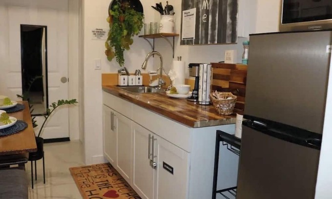 Homestead Apartment | Lovely bedroom suite with kitchen/dining
