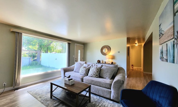 Taylorsville House | Lovely 3 bedrooms rental unit at SLC valley center
