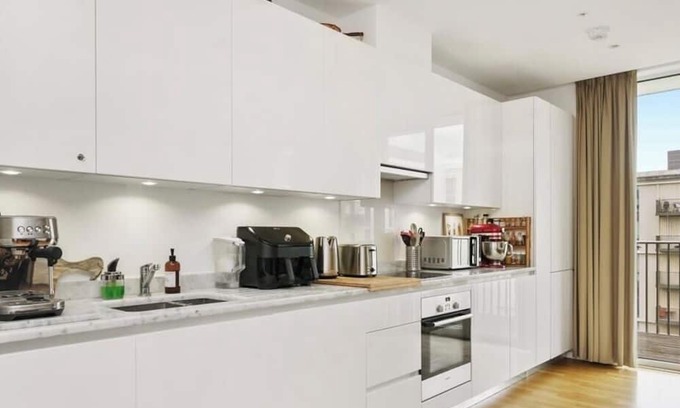 Stratford Apartment | Top Floor 2Bed Penthouse in London-Stratford