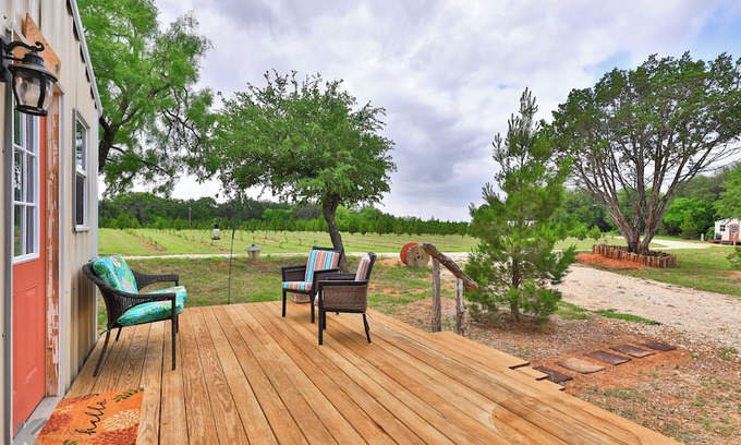Buffalo Gap Cabin | Secluded cabin, "The Lady" on Christmas tree farm, near Perini Ranch Steakhouse!