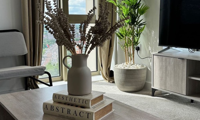 Salford Apartment | The Riverside Suite - Manchester
