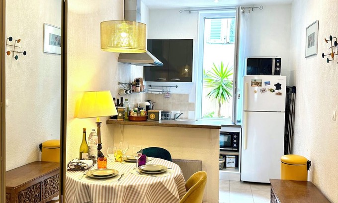 Vernier Apartment | 10-15 min to train, sea, marketplace