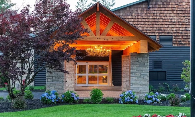 Schroon Lake House | Scenic Lodge Retreat Located at Schroon Lake | Outdoor Firepits and Pool