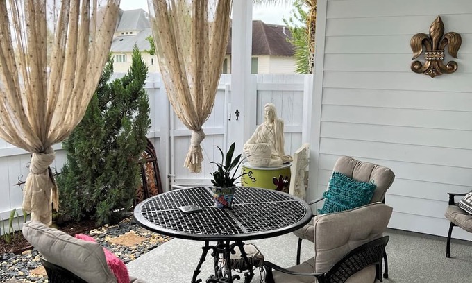 Youngsville House | Charming Private Room at Sugar Mill Pond