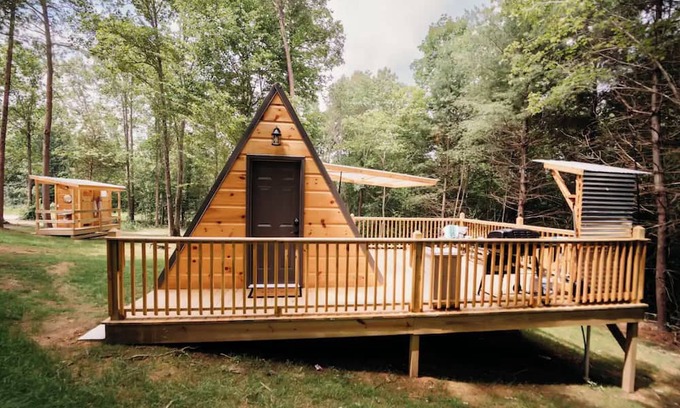 Robbins Cabin | Black Creek Glamping