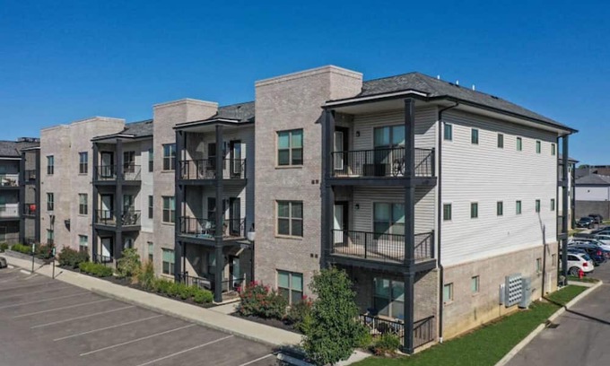 Weinland Park Apartment | There is no better way to enjoy your stay in the heart of Downtown!!Free parking