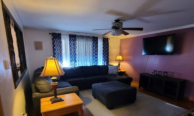 Cheektowaga Apartment | 2 Br Central & Cozy Family Getaway