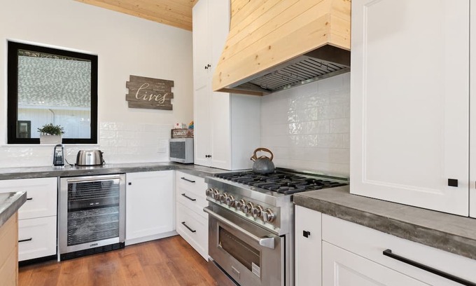 Kalispell House | Summer Availability! Gorgeous home on 5+ acres with amazing views, private hot tub!