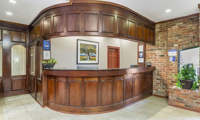 North Chesterfield House | Ultimate Comfort: Renovated Rooms Close to Providence Golf Course, Parking