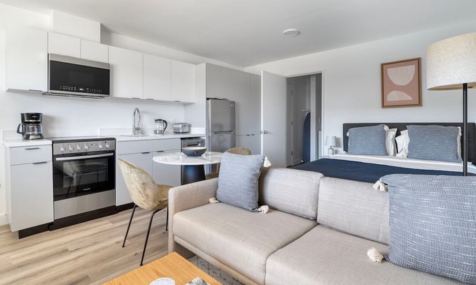 Jack London District Apartment | Modern Oakland Studio w/ A/C, near Jack London Sq, by Blueground