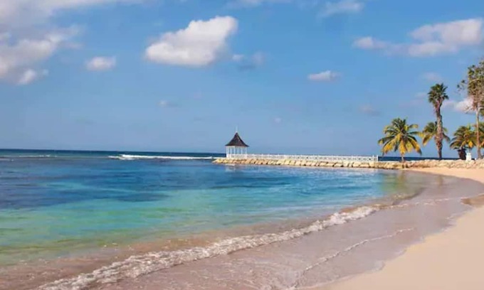 Rhyne Park Village House | Family Sized Townhome in Montego Bay located 8 miles from Half Moon Beach.