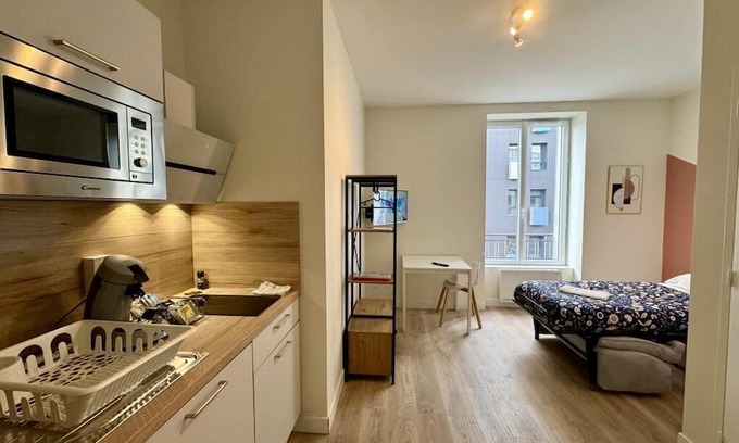 Sablon - Trudaine Apartment | Cosy Studio Bd Lafayette Tout Équipé "6"
