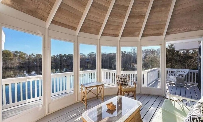North Falmouth House | NEW for 2024. Waterfront renovated home near Shining sea bike path. RPMS145