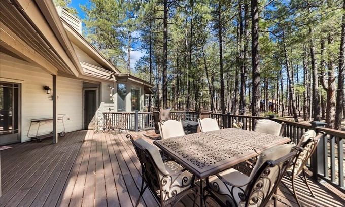 Flagstaff House | Flagstaff Pine Haven Hideaway