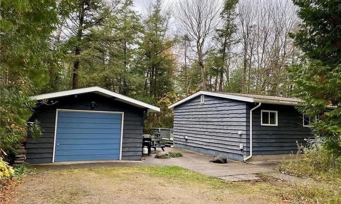 Saugeen Shores Cottage | Gobles Grove - Three Bedroom, 1 Bathroom Bungalow