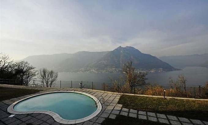 Riva Apartment | Vacation apartment/apartment for 10 guests with 190m² in Faggeto Lario (122897)