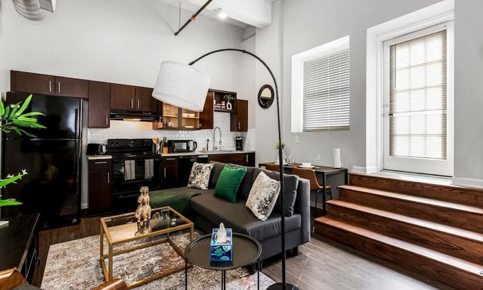 Downtown Kansas City Apartment | Downtown KC - Stylish 1 BD Apt | 2 Queen Beds