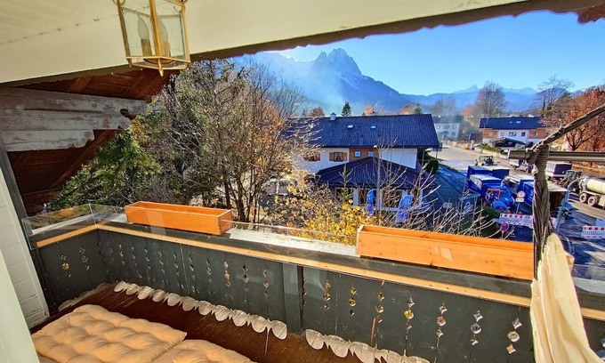Garmisch-Partenkirchen Apartment | Apartment 'Ferienwohnungen Alpspitzblick' with Mountain View, Shared Garden and Wi-Fi