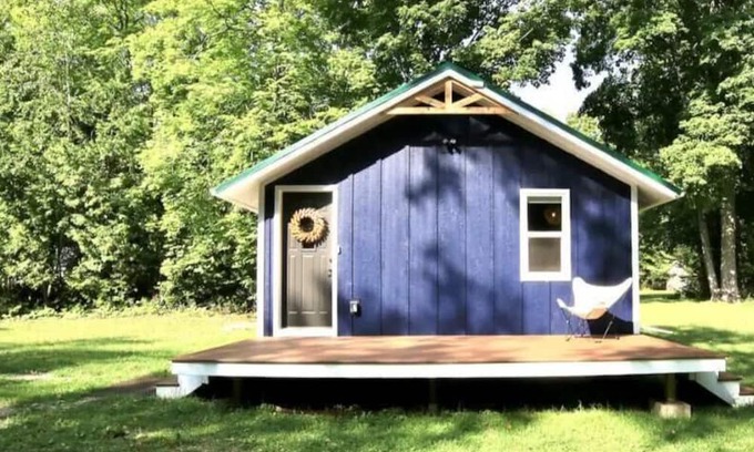 Escanaba House | Little Blue by the bay - 1BR Cabin - Escanaba