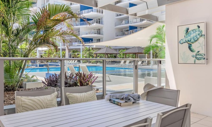 Urangan Apartment | Stunning Poolside Paradise - Amazing Design, Gym, Pool, Parking