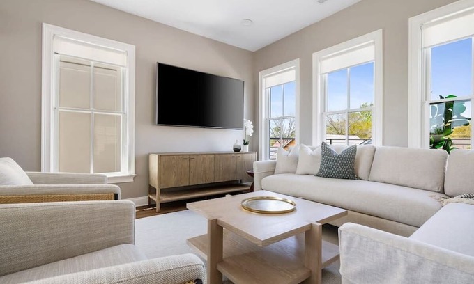 Cannonborough Elliotborough Villa | 2 Luxury Homes w/ Patios | 1 Block from King St