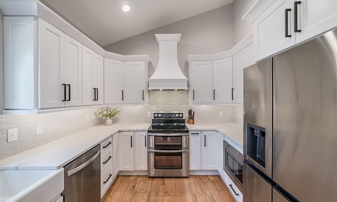 Vista Acres House | Alta Lane: 4 min to LU!, Hot Tub + Mountain Views