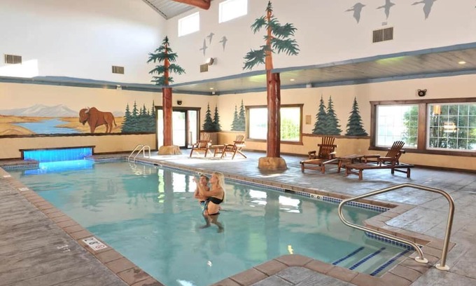 St. Joseph House | Deluxe 2 Double, Stoney Creek St. Joseph, Wild West Charm | 4 Units