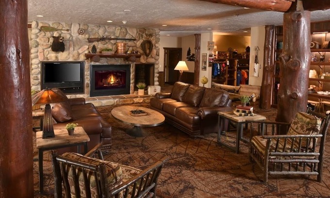 Onalaska House | Home-Away-From-Home in Onalaska w/ Hot Tub and Breakfast | 3 Units