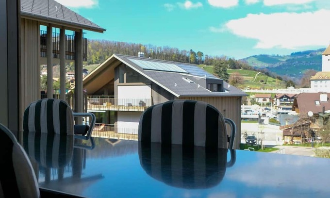 Spiez Apartment | Nice apartment for 4 guests with WIFI, TV, balcony and parking