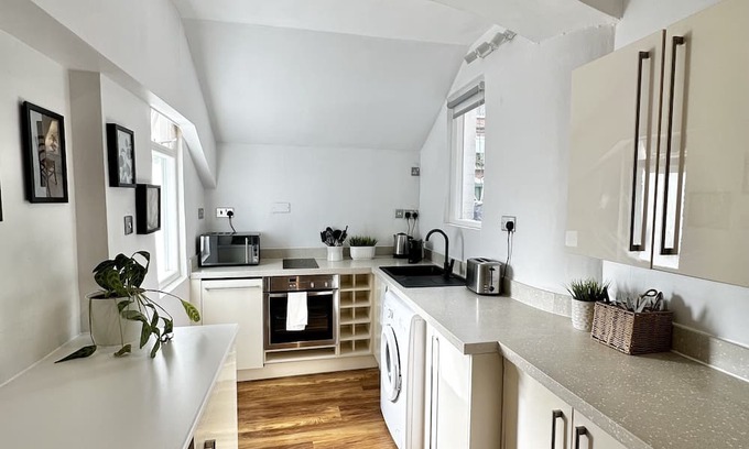 Belsize Apartment | Spacious studio for 4 near Regent’s Park