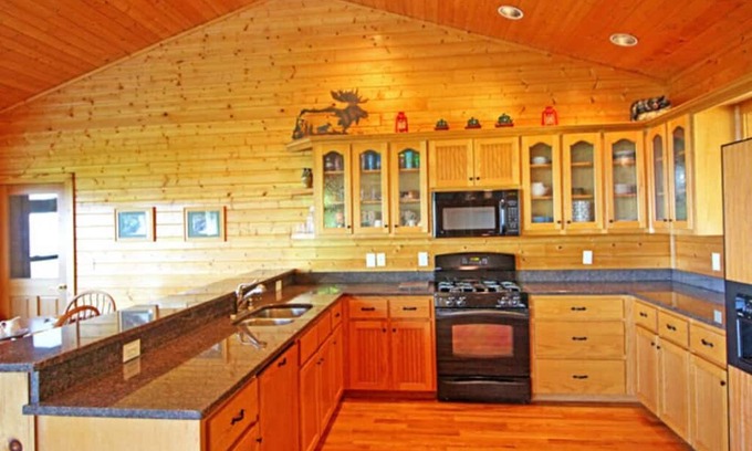 Tate Cabin | Cozy cabin on Amicalola Mountain with magnificent views!
